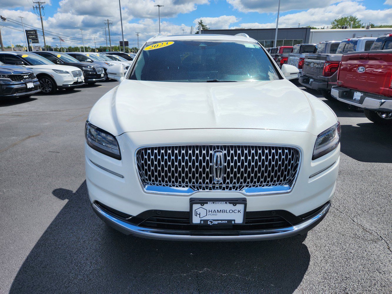 2023 Lincoln Nautilus Reserve photo 3