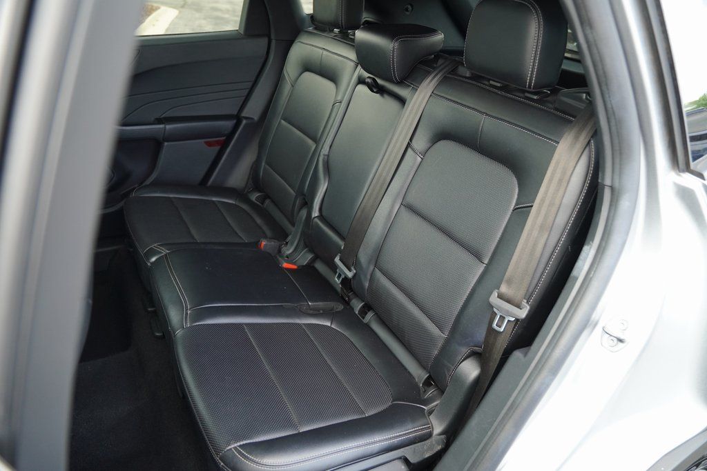 2022 Ford Escape SEL photo 8
