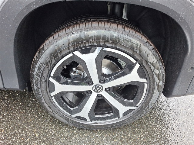 2025 Volkswagen Tiguan SE photo 4