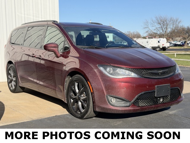 2019 Chrysler Pacifica Touring L Plus's photo