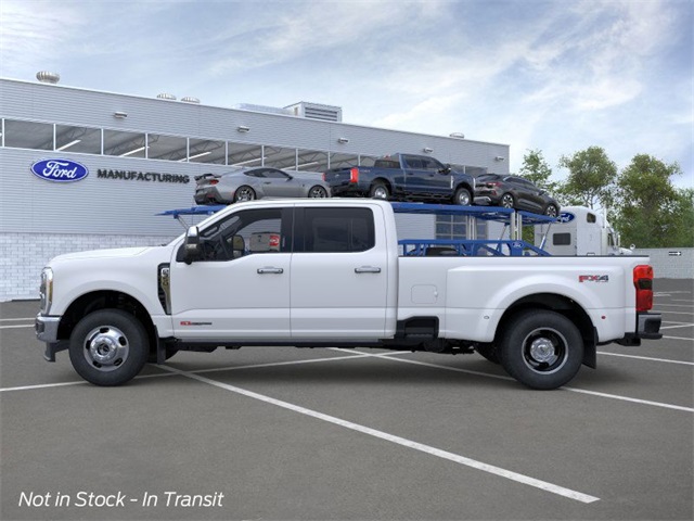 2025 Ford F-350 Lariat photo 3