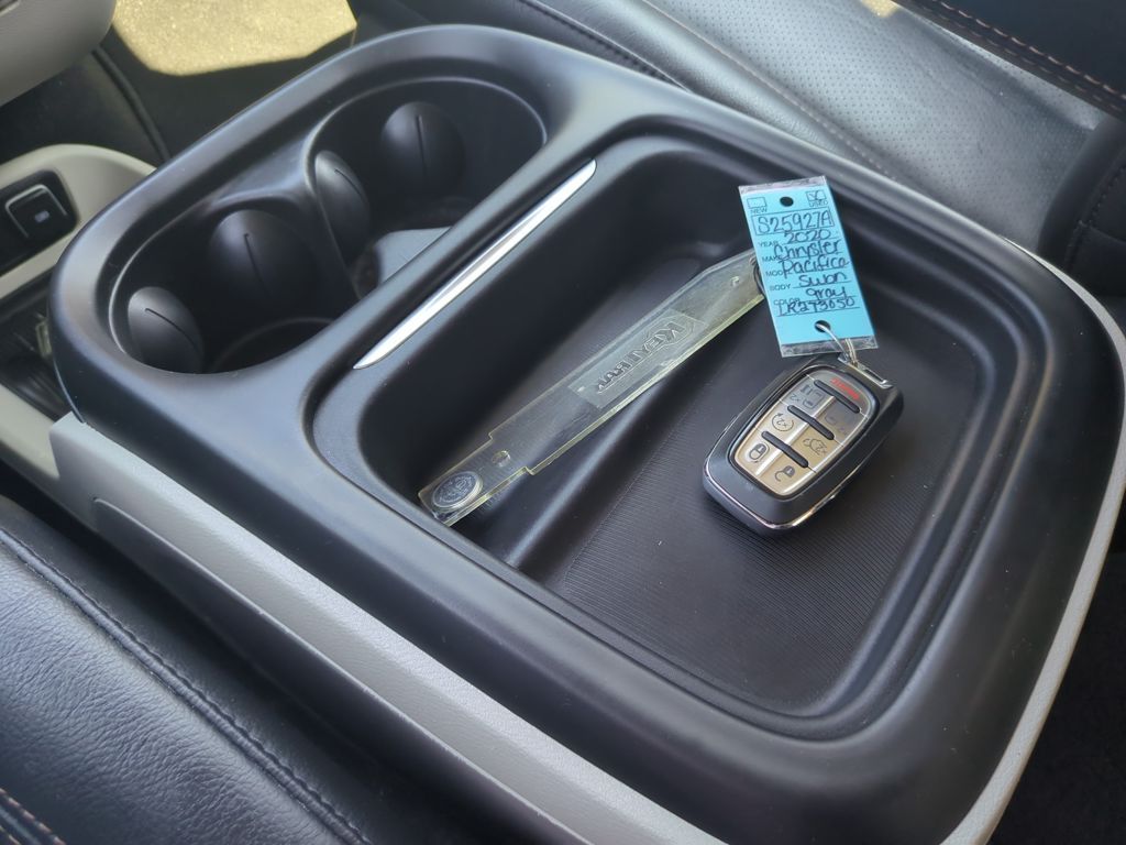 2020 Chrysler Pacifica Touring L photo 20