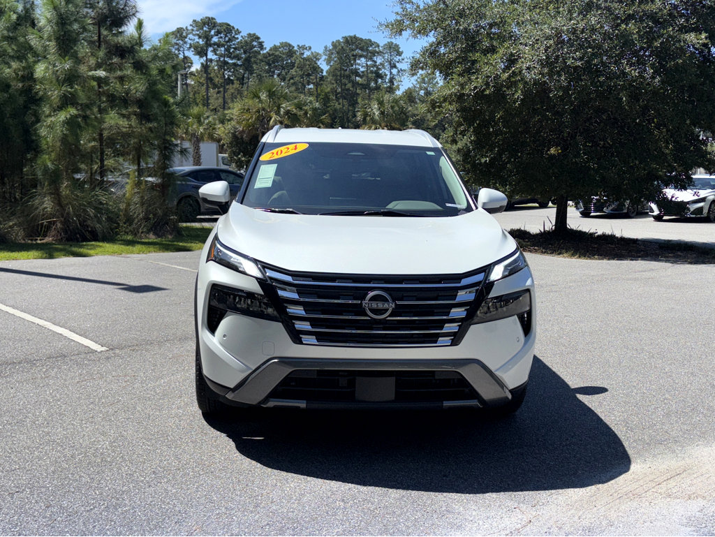 2024 Nissan Rogue SL photo 2