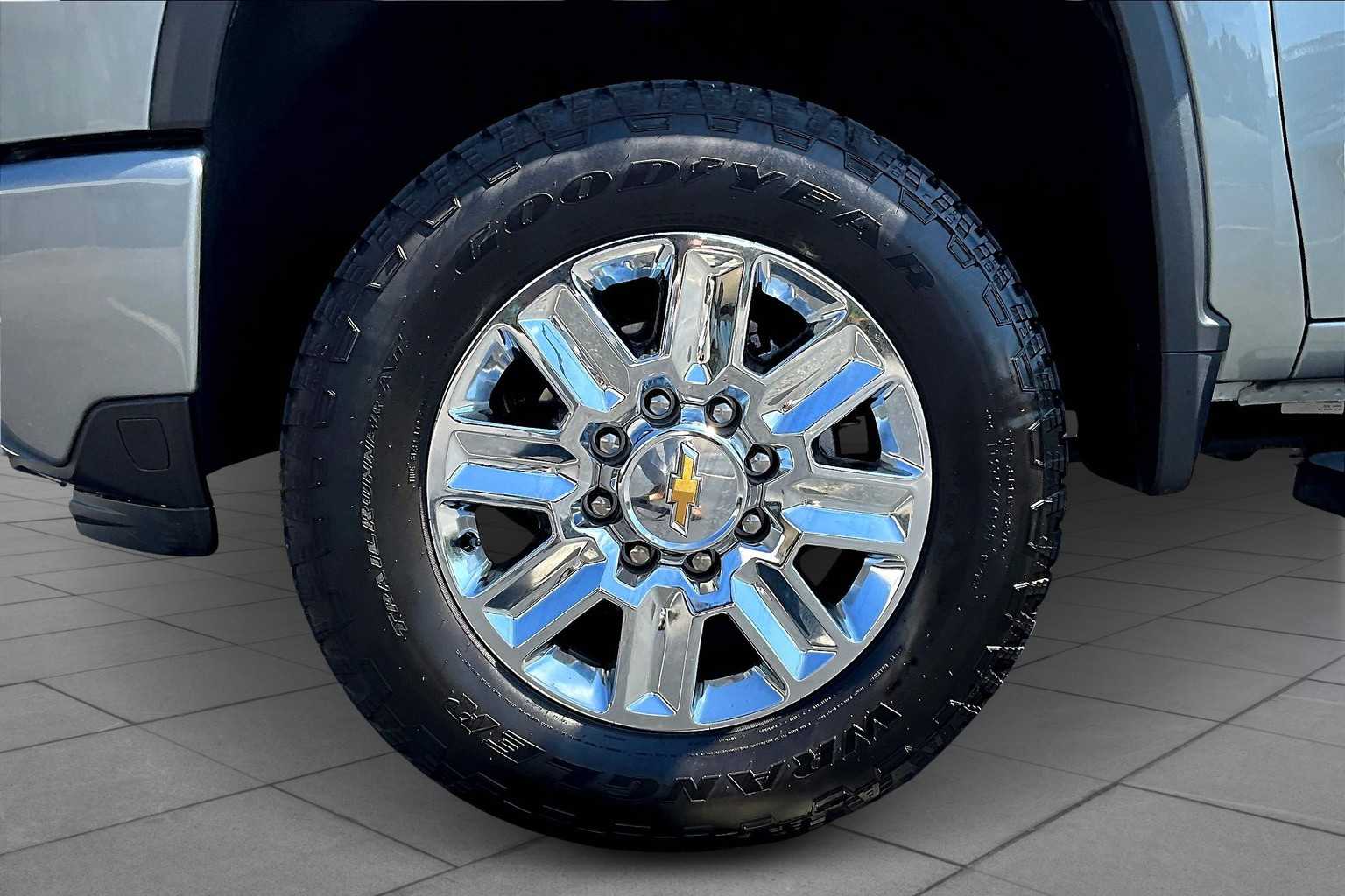 2024 Chevrolet Silverado 2500HD High Country photo 9