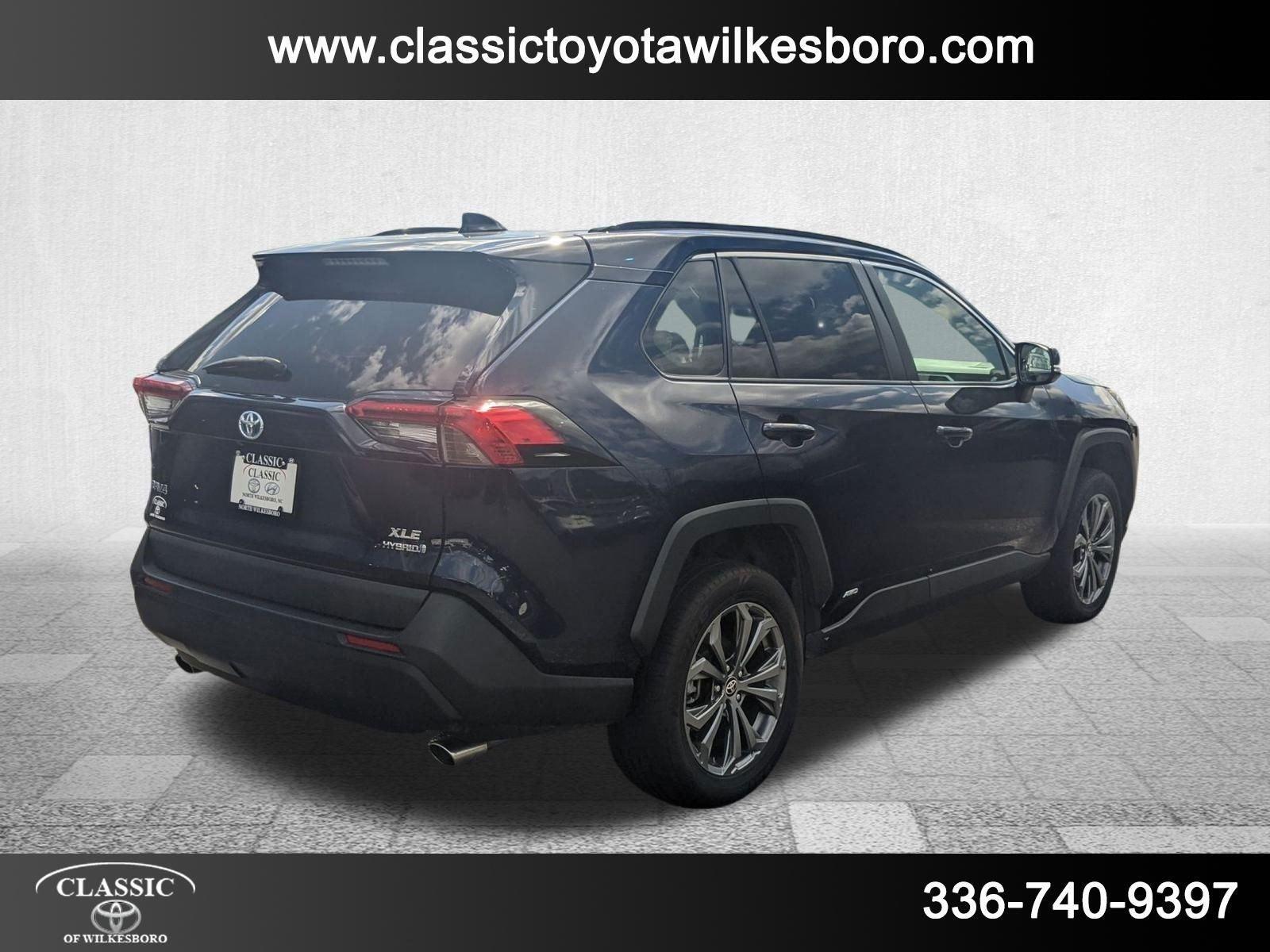 2022 Toyota RAV4 Hybrid XLE Premium photo 4