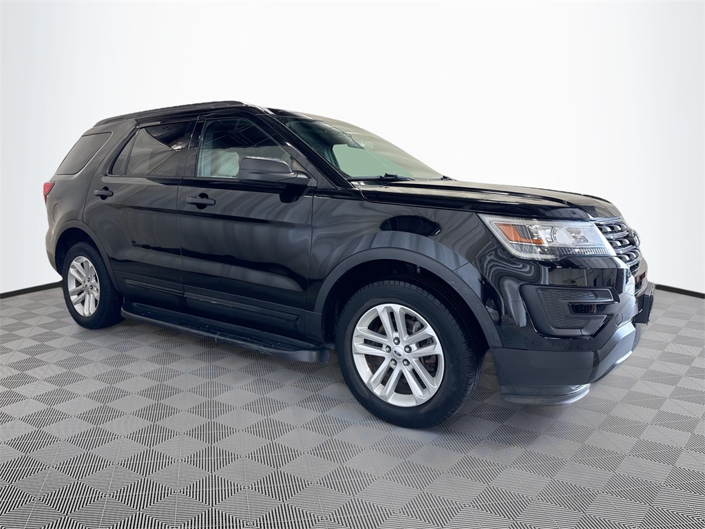 2017 Ford Explorer Base photo 4