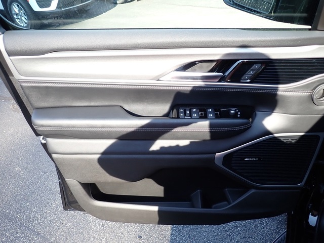 2025 Jeep Wagoneer Series II photo 13