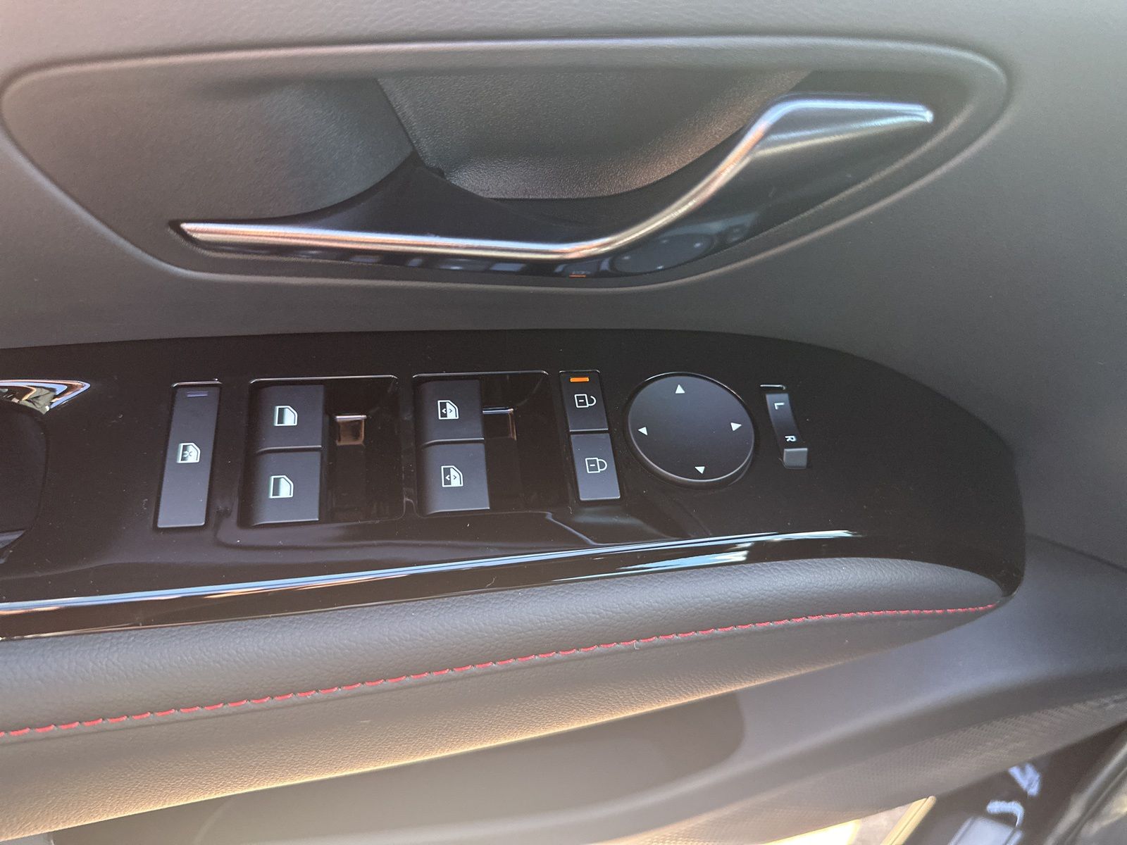 2025 Hyundai Tucson Hybrid N Line photo 11