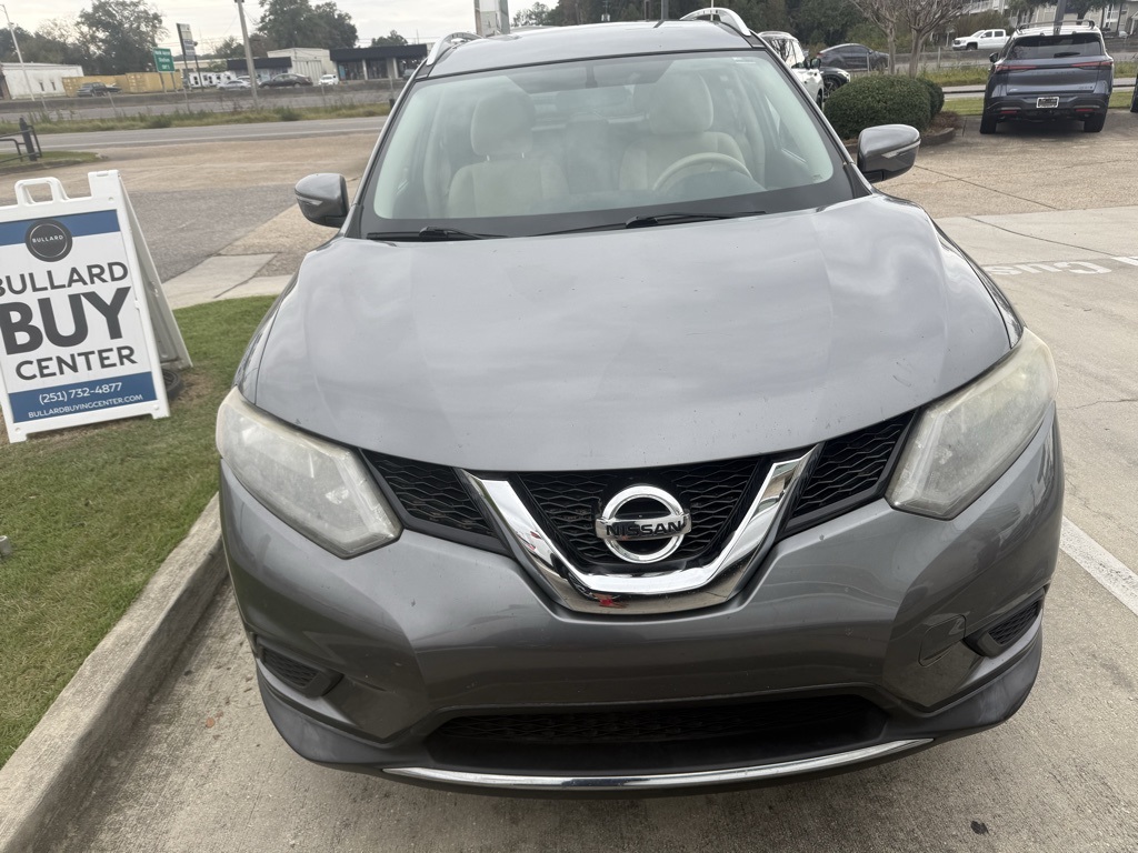 2015 Nissan Rogue SV photo 2
