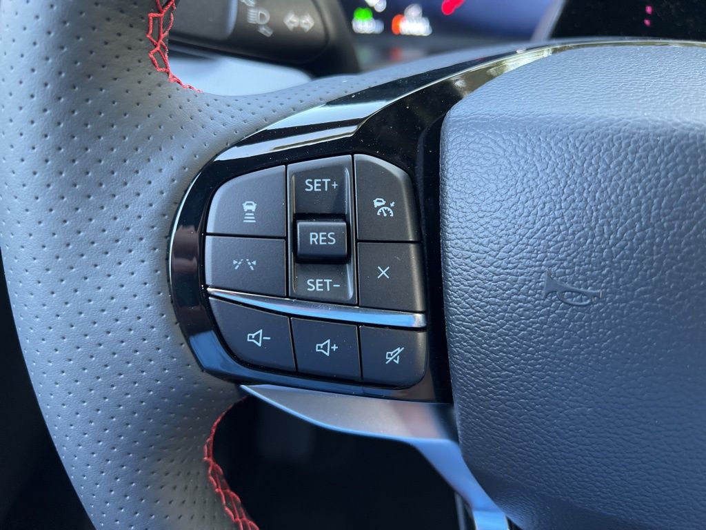 2025 Ford Explorer ST-Line photo 15
