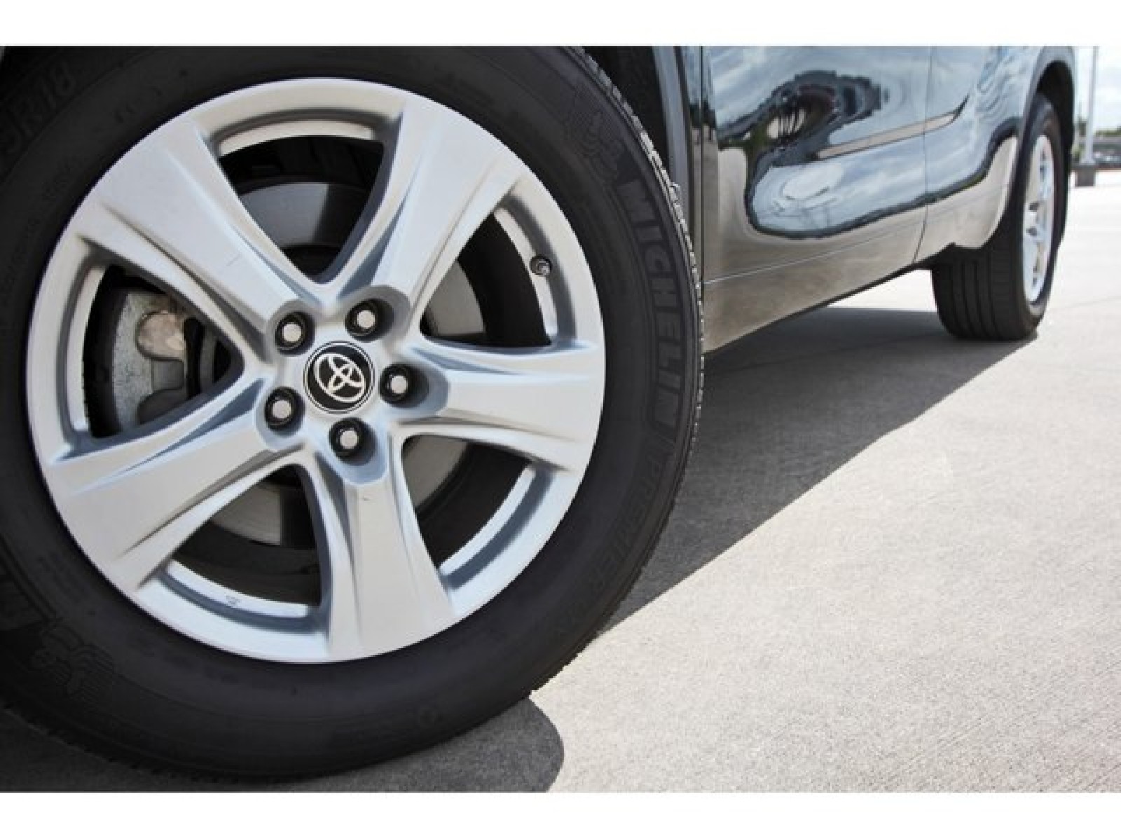 2024 Toyota Highlander LE Black at Robbins Nissan