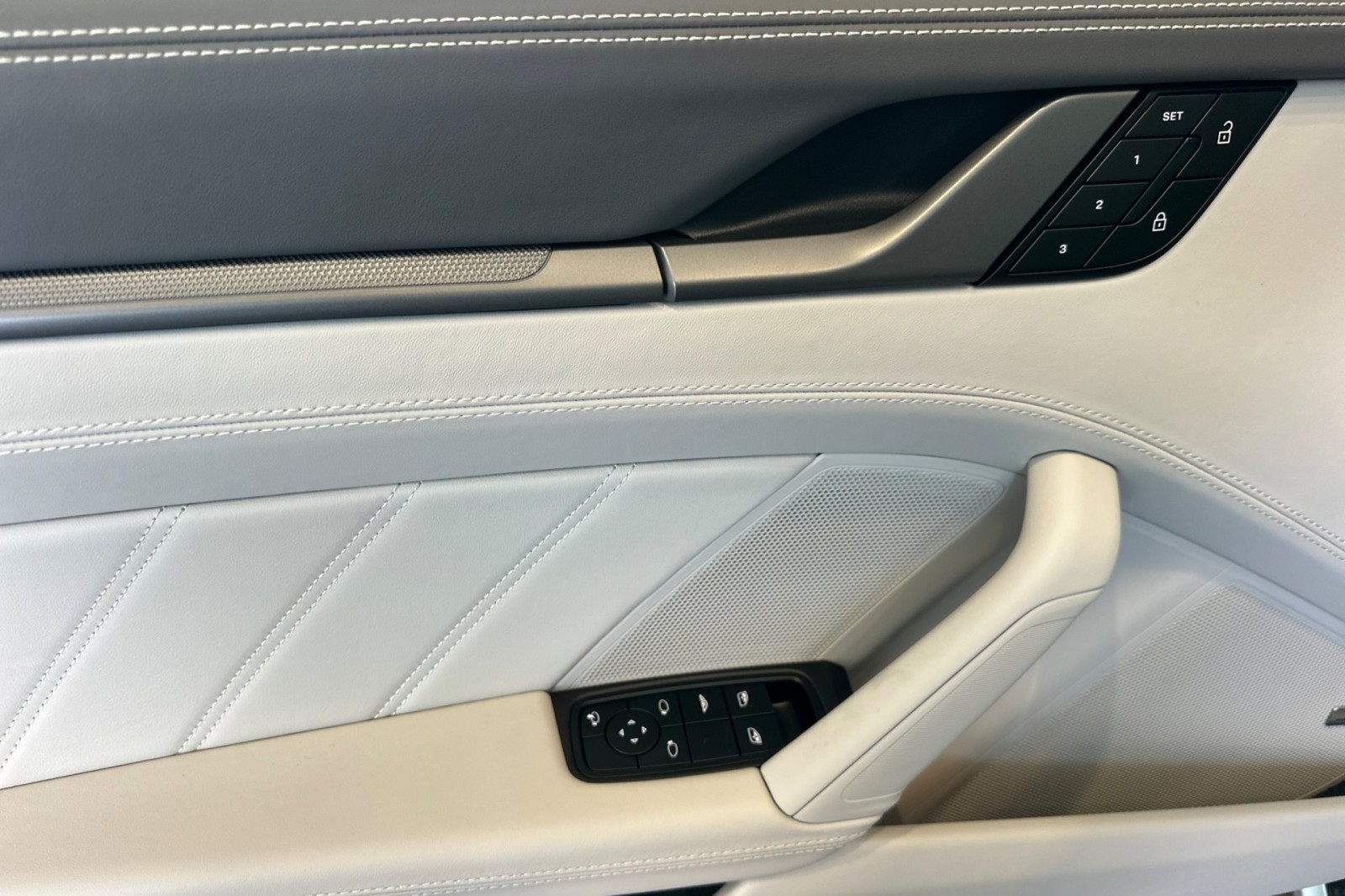2026 Porsche 911 S Cabriolet photo 14