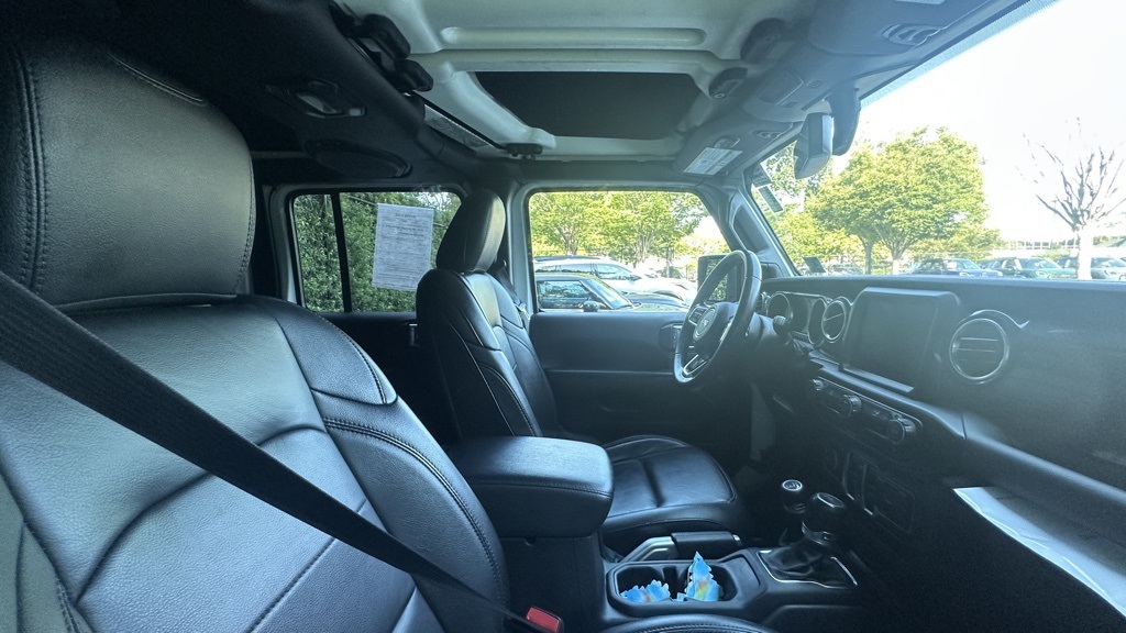 2022 Jeep Wrangler Unlimited Sahara Altitude photo 4