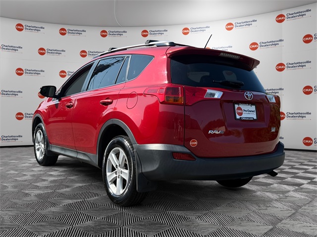 2014 Toyota RAV4 XLE photo 3