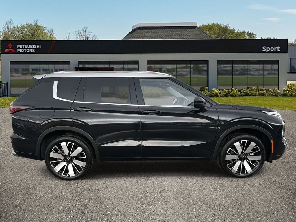 2025 Mitsubishi Outlander SEL GT photo 2