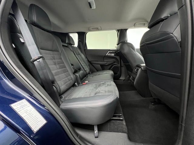 2024 Mitsubishi Outlander SE photo 40
