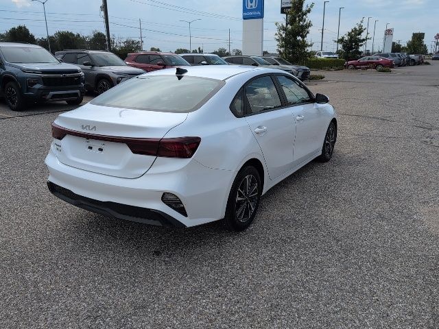2024 Kia Forte LXS photo 15