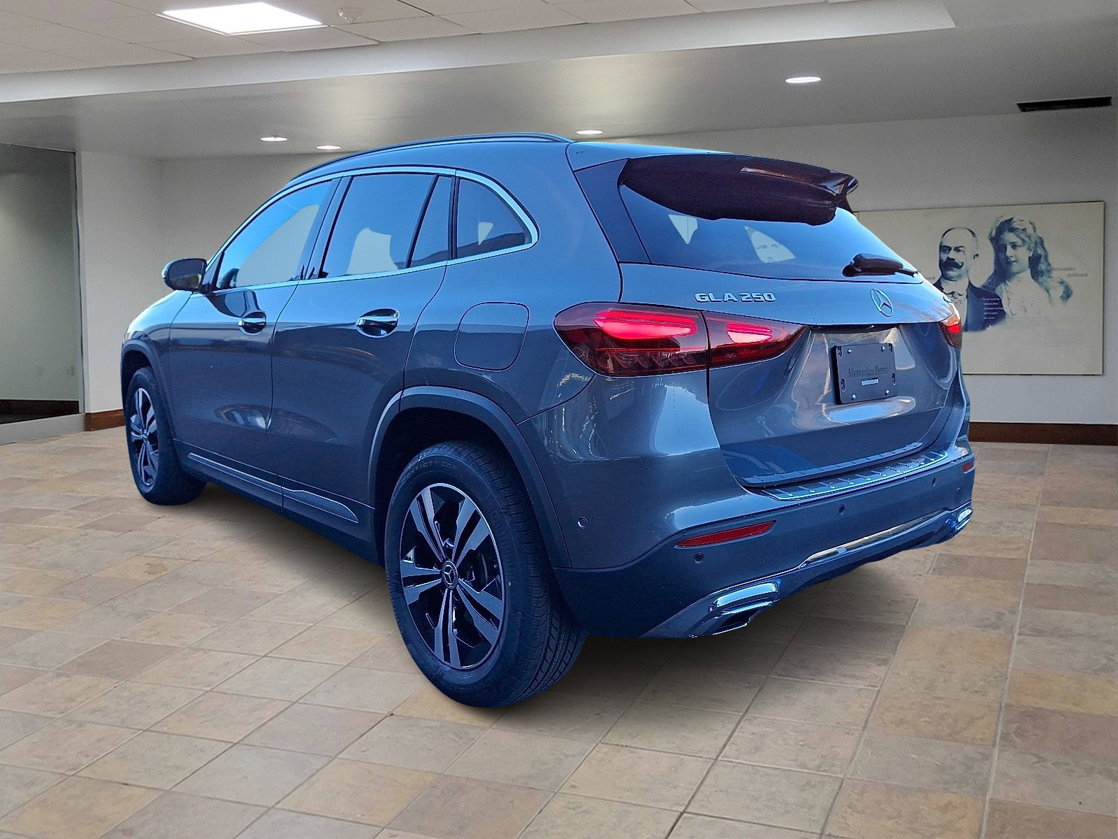 2026 Mercedes Benz GLA 250 4MATIC photo 4