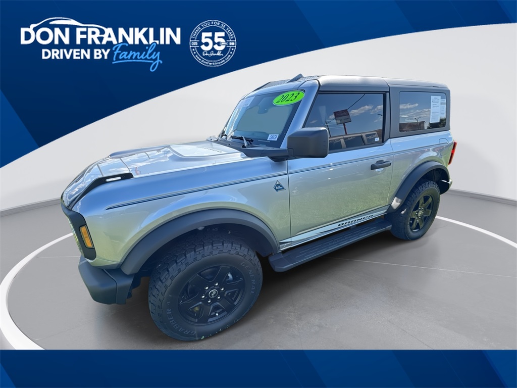 2023 Ford Bronco 2-Door Black Diamond's photo