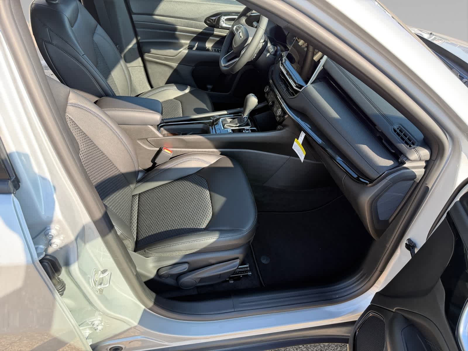 2026 Jeep Compass Latitude Altitude photo 15