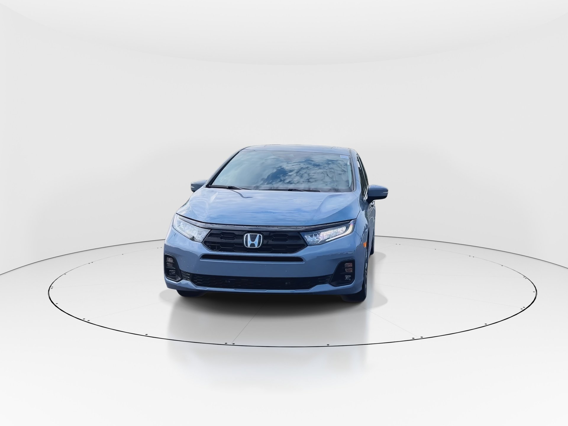 2026 Honda Odyssey Touring photo 3
