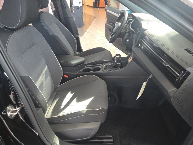 2025 Volkswagen Jetta Sport photo 13