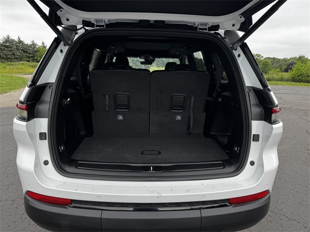 2025 Jeep Grand Cherokee Limited photo 17