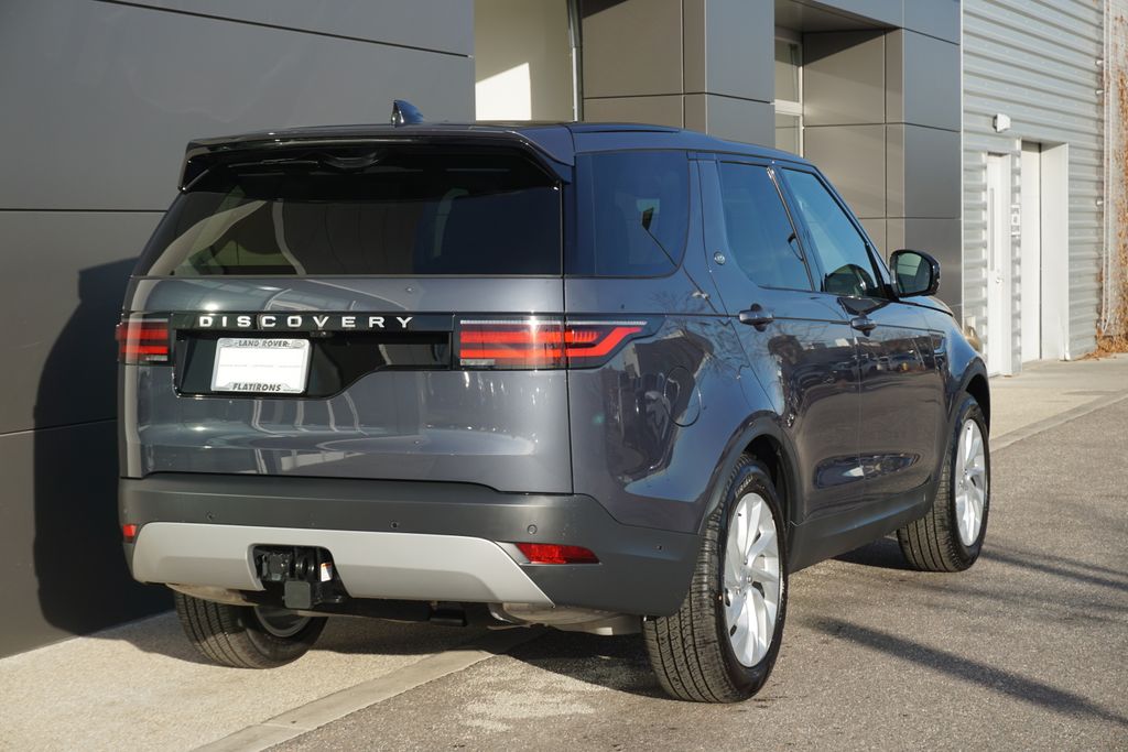 2025 Land Rover Discovery S photo 2