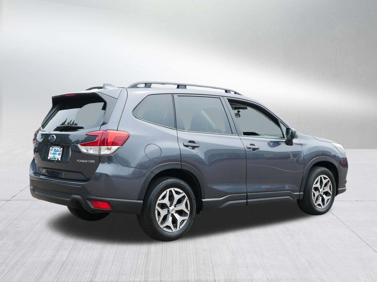 2022 Subaru Forester Premium photo 7