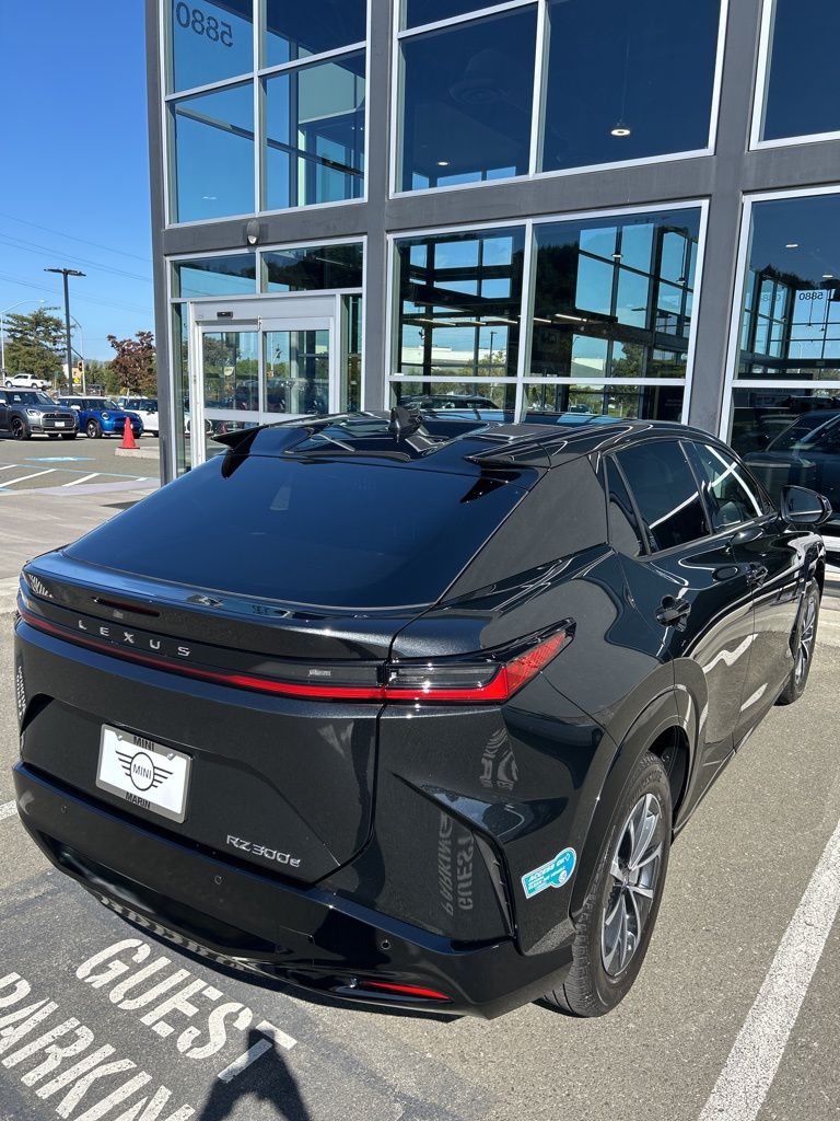 2025 Lexus RZ 300e Premium photo 3