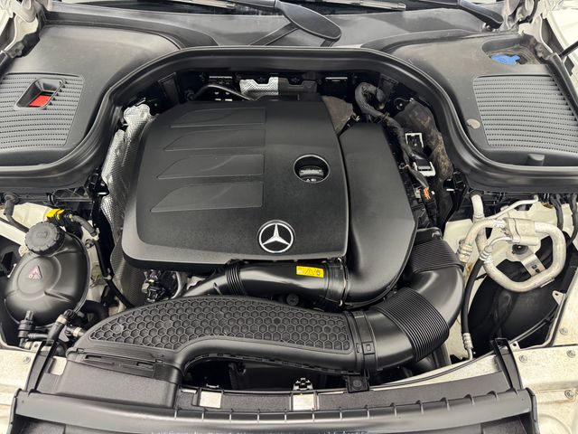 2022 Mercedes Benz GLC 300 photo 7