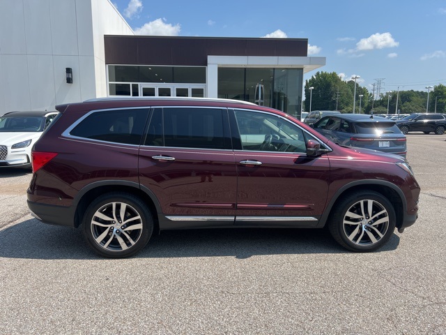 2017 Honda Pilot Elite photo 6