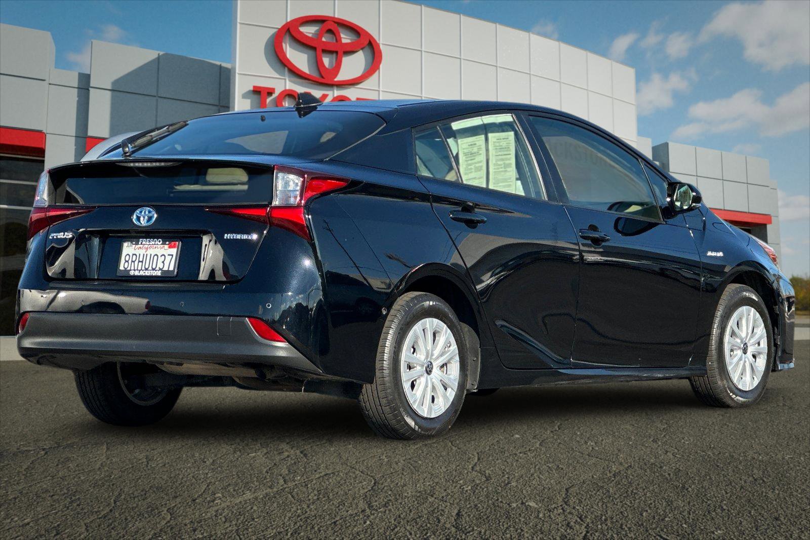 2020 Toyota Prius L Eco photo 3