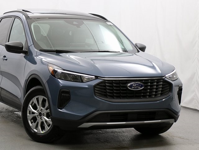 2026 Ford Escape Active photo 2
