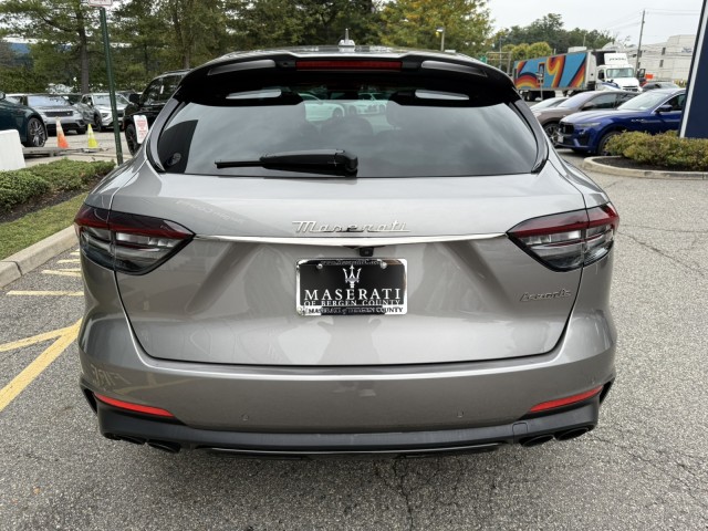 2022 Maserati Levante Modena photo 6