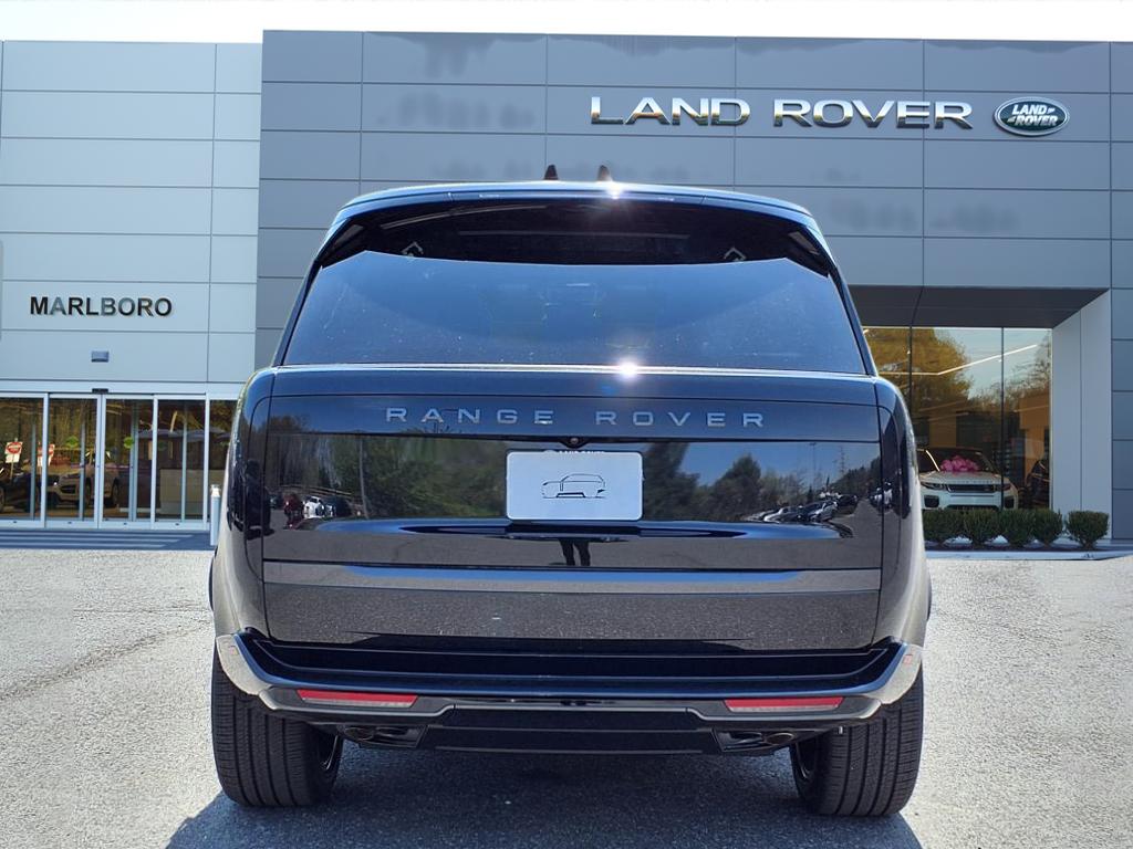 2025 Land Rover Range Rover SE photo 7