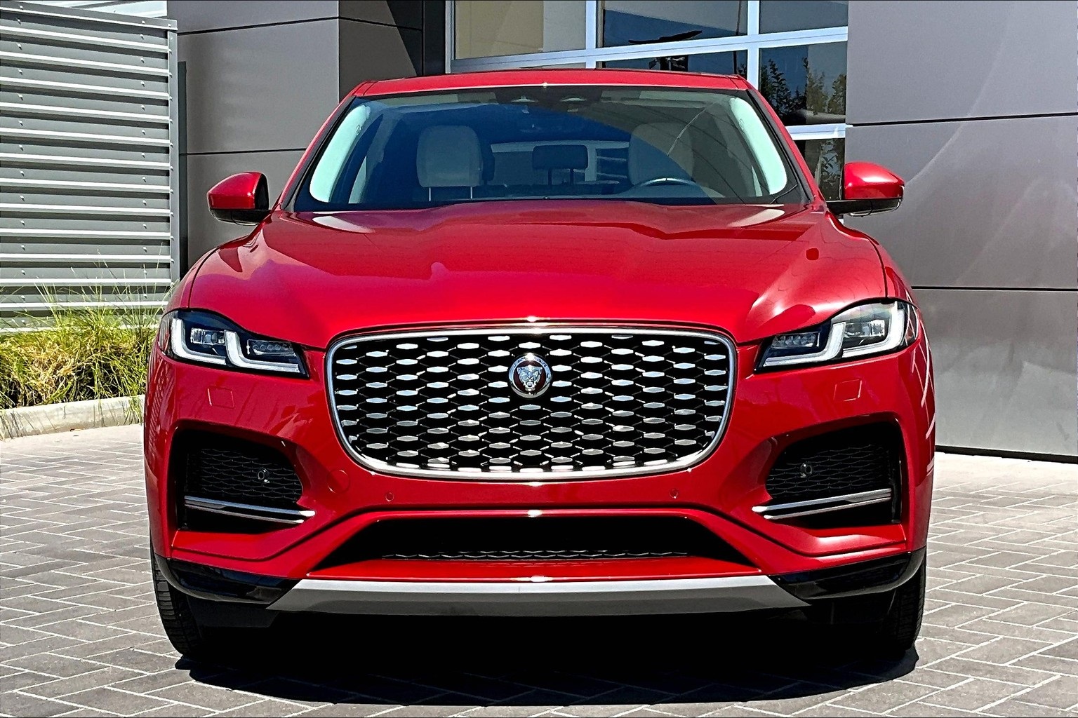 2023 Jaguar F-PACE P250 photo 2