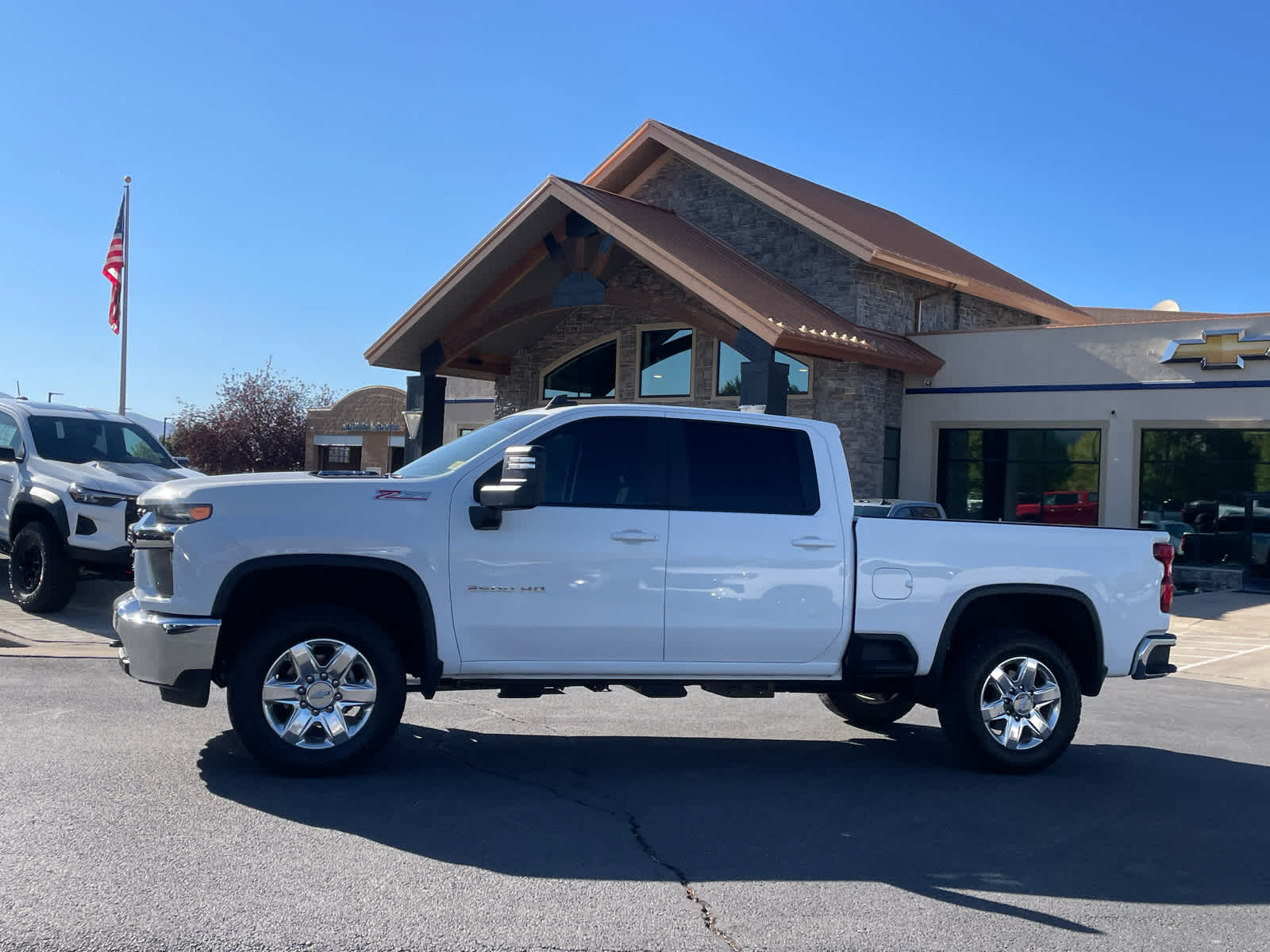 2023 Chevrolet Silverado 2500HD LT photo 3