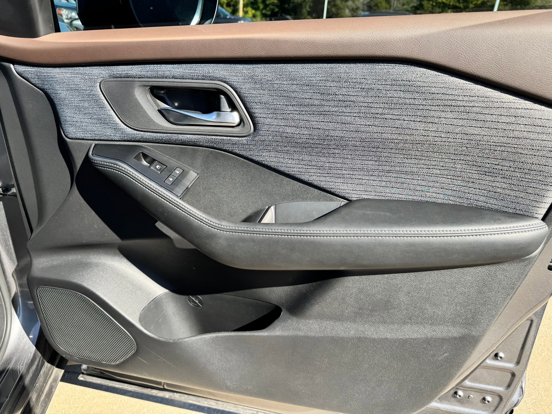 2023 Nissan Rogue SV photo 24