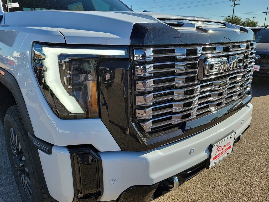 2026 Gmc Sierra 2500 HD Denali Ultimate photo 13