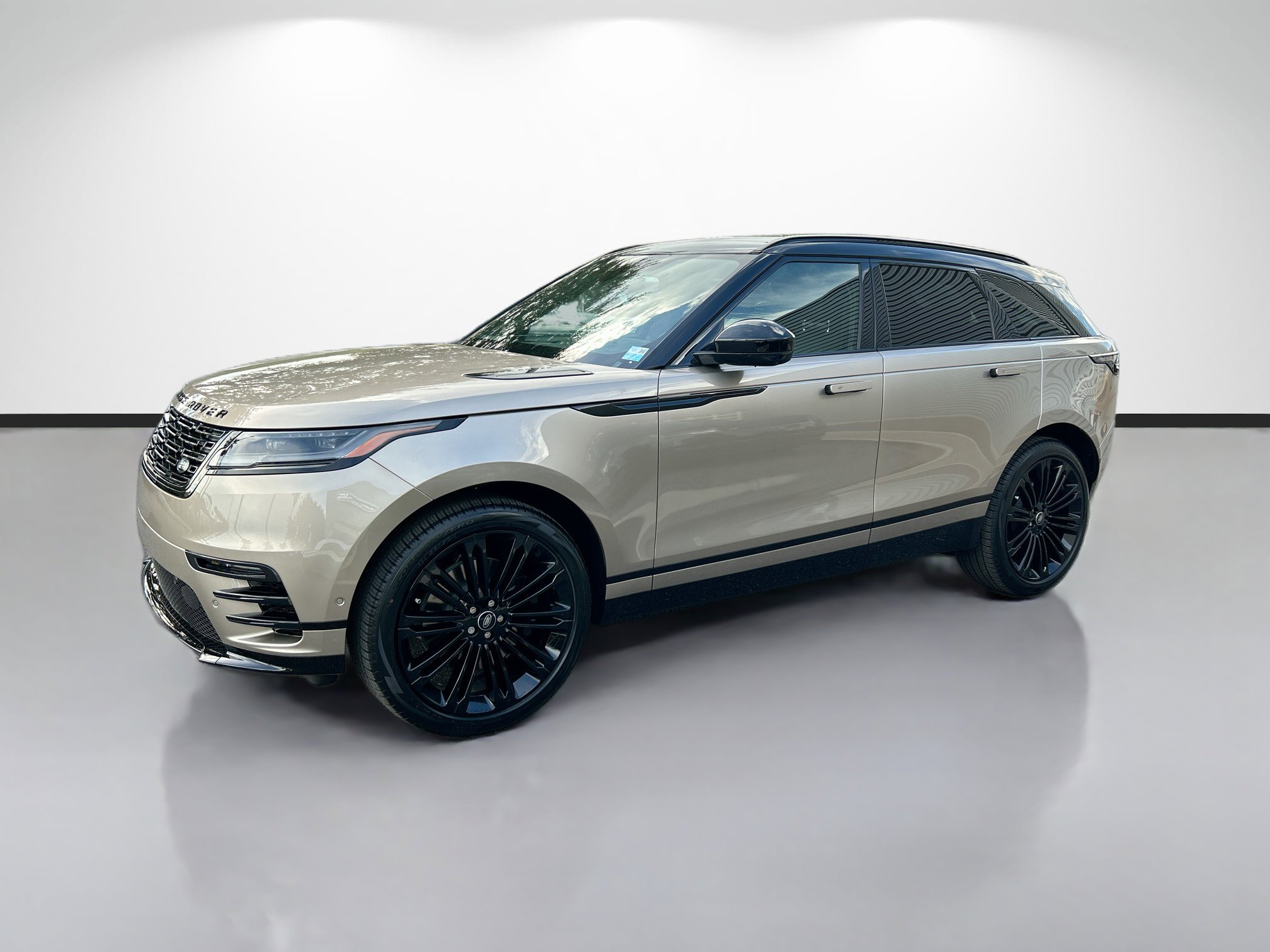 2026 Land Rover Range Rover Velar Dynamic SE