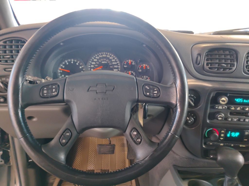 2002 Chevrolet Trailblazer LT photo 9