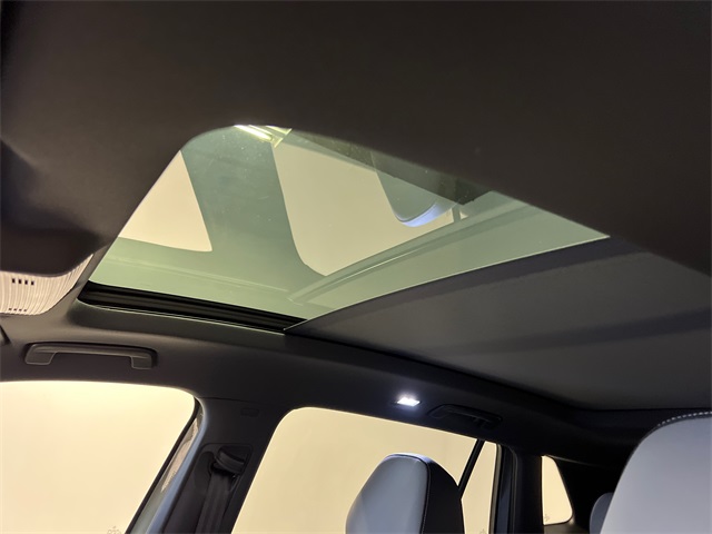 2025 Volkswagen Tiguan SE R-Line Black photo 19
