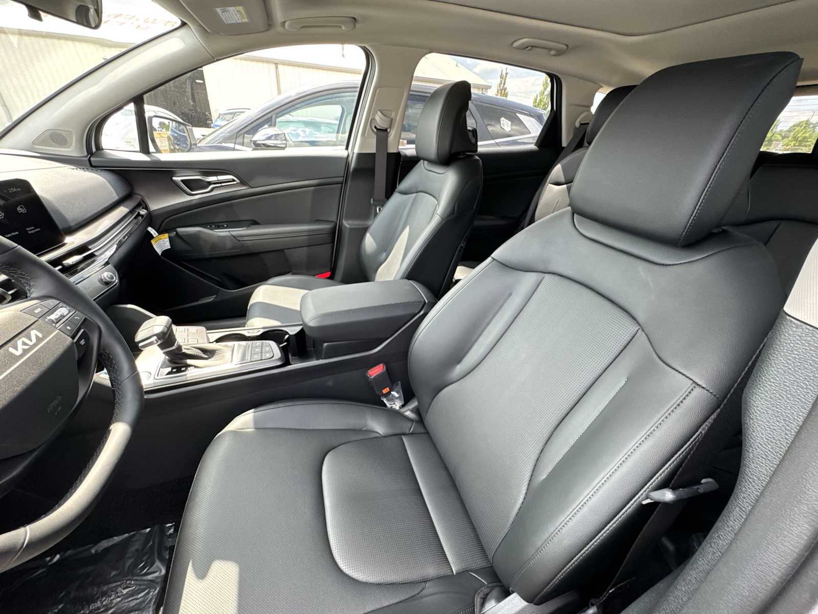 2026 Kia Sportage EX photo 3