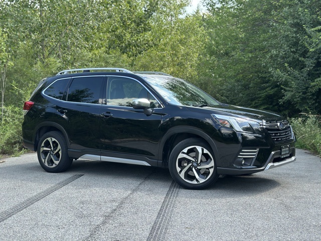 2022 Subaru Forester Touring photo 3