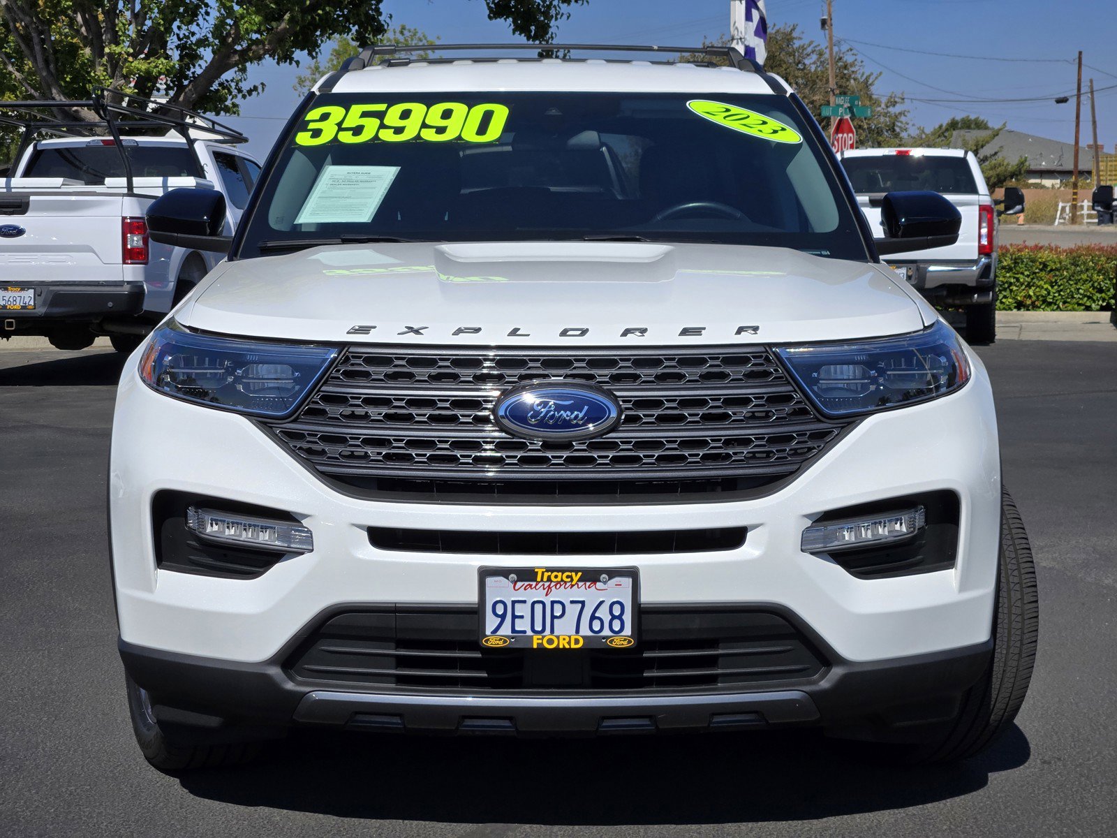 2023 Ford Explorer XLT photo 2