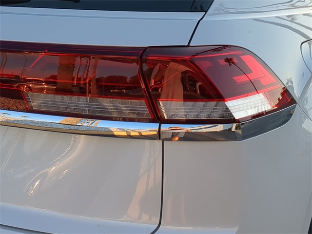 2026 Volkswagen Atlas Cross Sport SE Technology photo 8