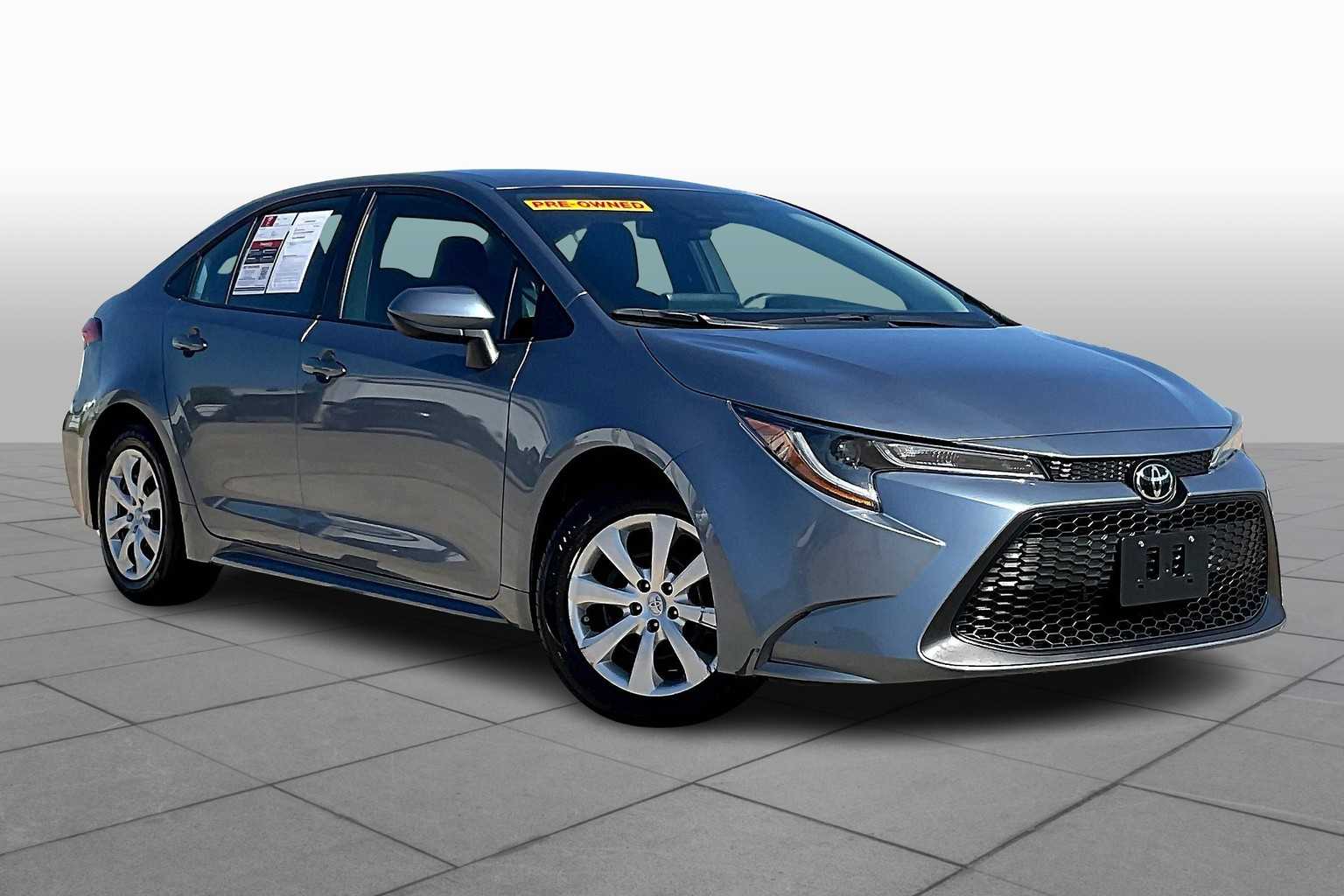 Used 2022 Toyota Corolla LE with VIN 5YFEPMAE5NP325047 for sale in Northfield, Minnesota