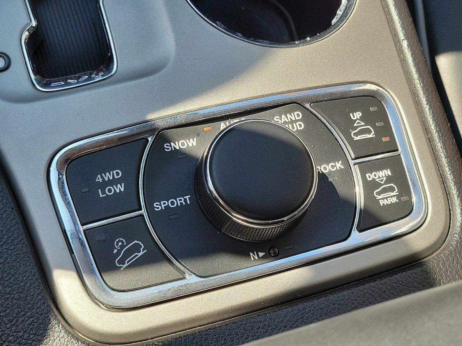 2013 JEEP GRAND CHEROKEE - Image 25