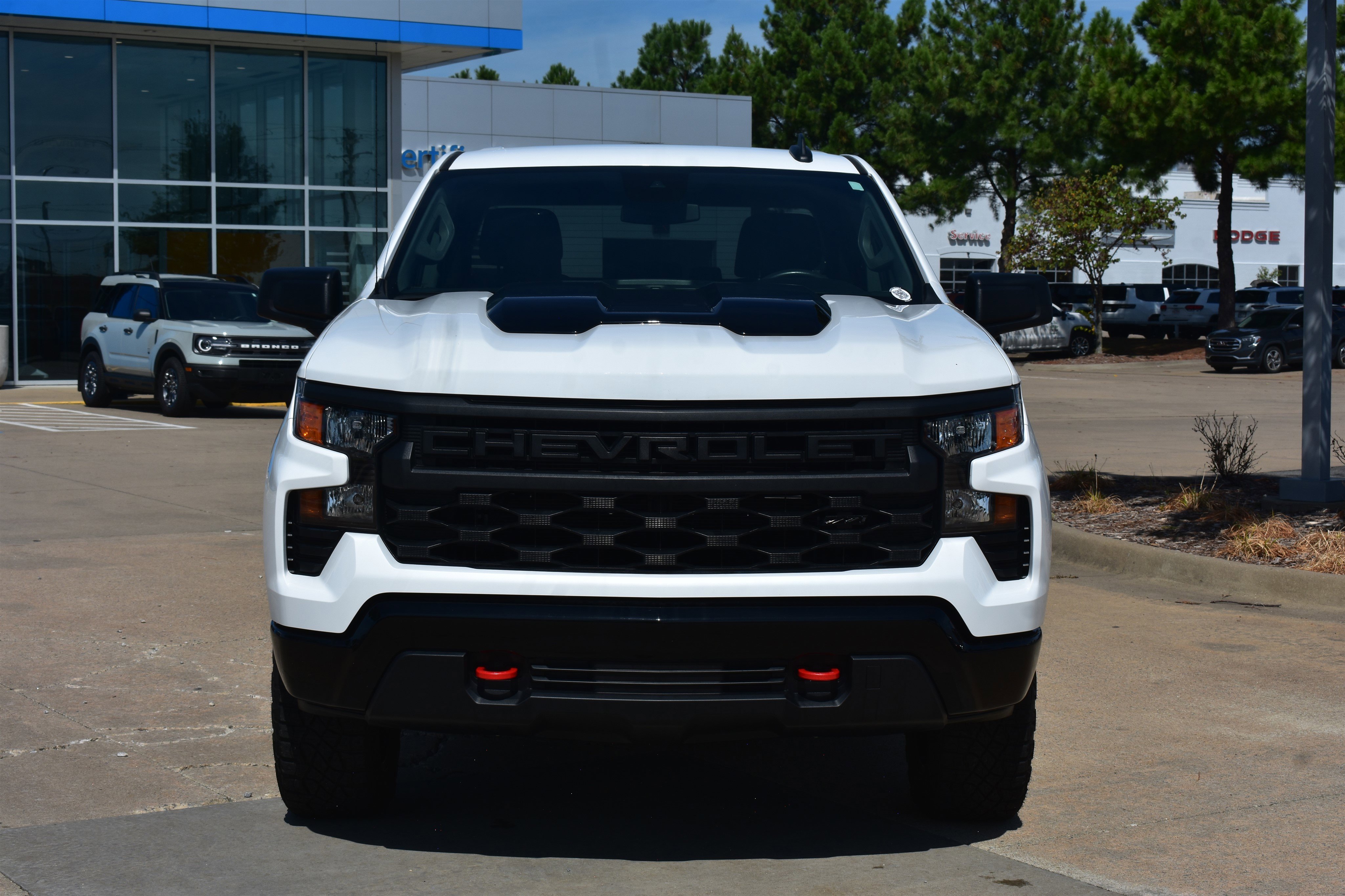 Used 2024 Chevrolet Silverado 1500 Custom with VIN 3GCUDCED7RG333808 for sale in Little Rock